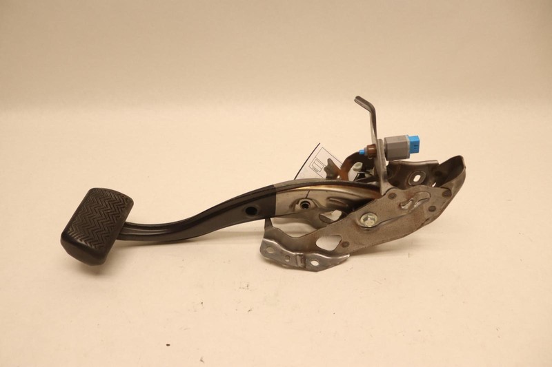 2020-2022 TOYOTA COROLLA PARK PARKING BRAKE STOP PEDAL W/ SENSOR OEM