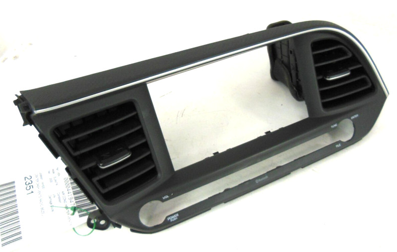 2020 20 Hyundai Elantra Center Dash Dashboard Radio Trim Surround W/ Vents OEM