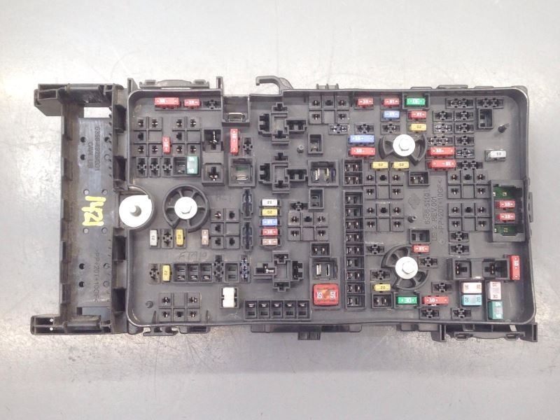 Power Distribution Center Fuse Box 2.4L Fits 2016-2017 Chrysler 200 75648