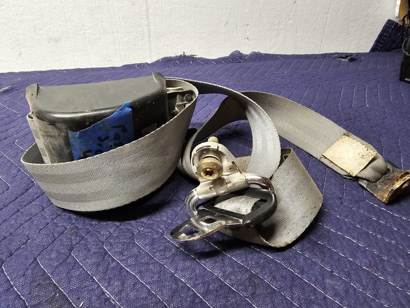 2003 Ford E350 Rear Left Seatbelt (Passengervan) 4thRow