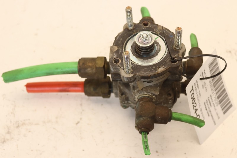 2019-2023 VOLVO VNL 760 D13 FOOT BRAKE VALVE 22830513 BENDIX OEM