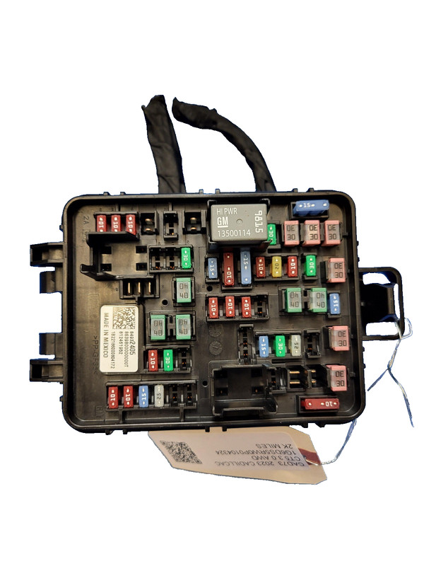 Used Oem Cadillac Cabin Fuse Relay Junction Box 84932405 for 2021-2023 CT5 3.0L