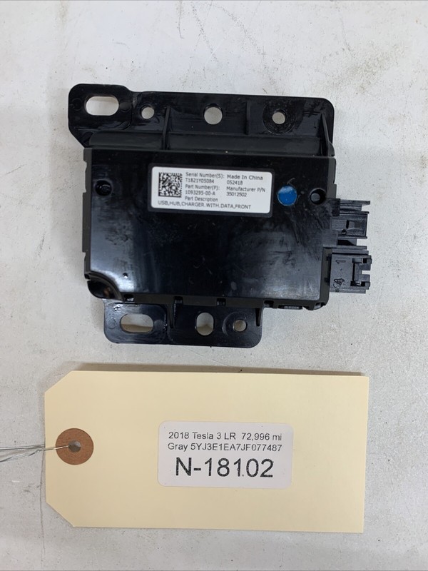 Tesla Model 3 Front Center Console Data USB Hub Charger Control 1093295-00A B123