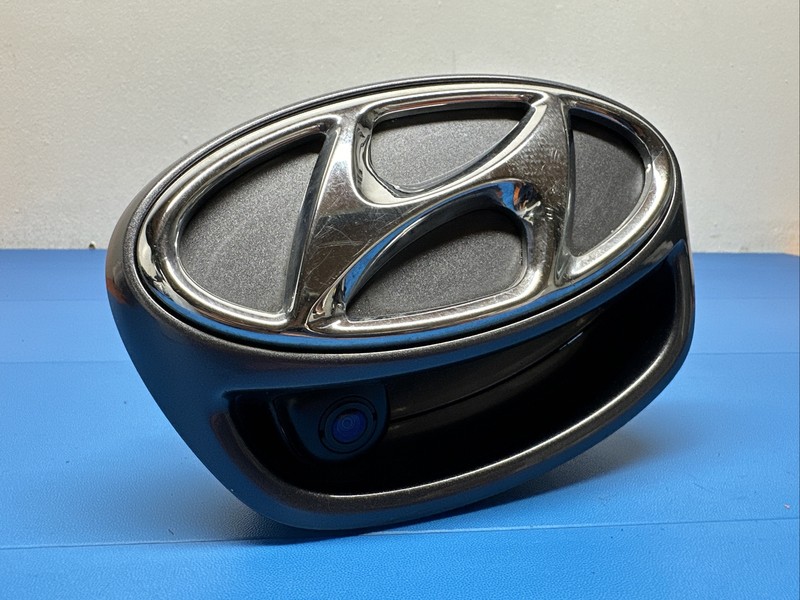 87371G2000 | 2017 - 2019 Hyundai Ioniq Rear Liftgate Emblem Handle Camera OE
