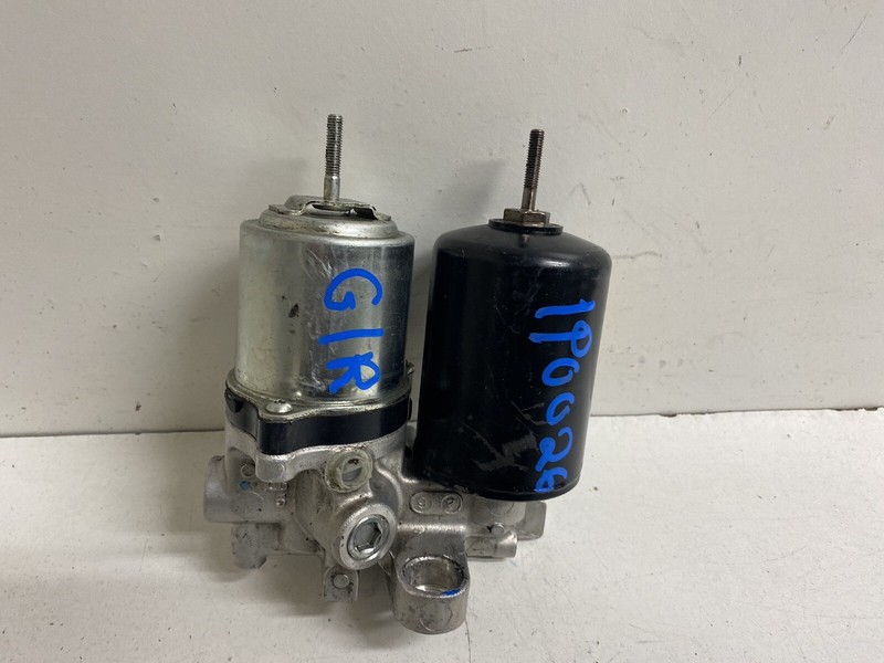 2010-2015 Toyota Prius Electric Brake Booster Pressure Source ABS Brakes Oem