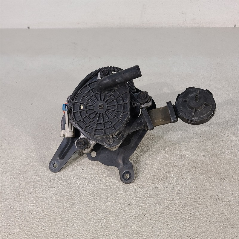 00-04 Corvette C5 Smog Emission Air Pump Ls1 Ls6 Aa7476