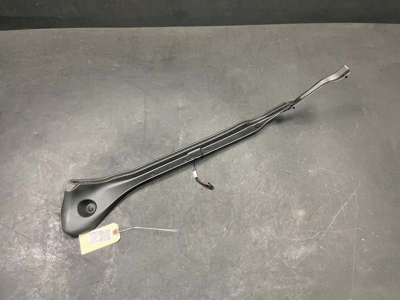 Rear Trunk Tailgate Left Pinch Sensor 2021 Cadillac XT4 84507200 2019 2020 2022