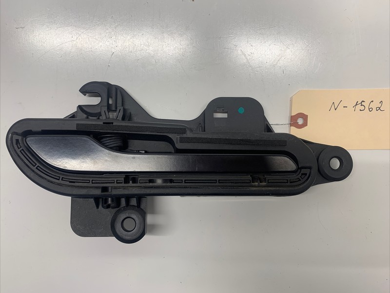 TESLA MODEL Y REAR RIGHT PASSENGER SIDE EXTERIOR DOOR HANDLE 2020-2022 1562 b41