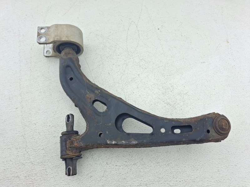 2018-2024 GMC TERRAIN FWD FRONT RIGHT PASSENGER SIDE LOWER CONTROL ARM OEM
