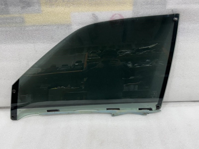 1997-2000 LEXUS LS400 LEFT DRIVER SIDE FRONT DOOR GLASS WINDOW GREEN WITH TINT