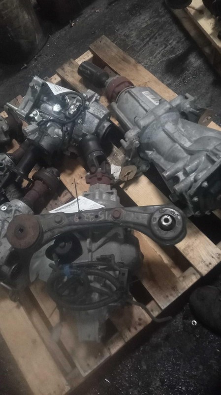 2015 Honda CR-V 2.4L 4WD Differential Carrier Assembly OEM 143K Miles