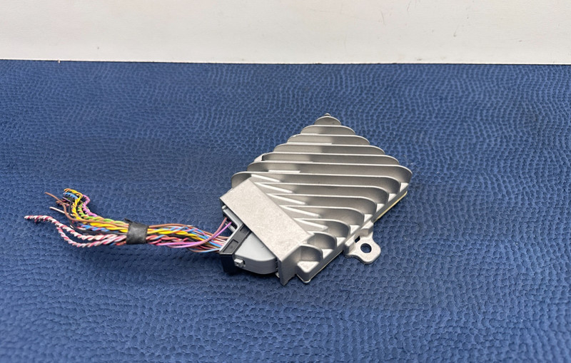 12–18 BMW F30 F32 F36 320i Harman Kardon Amplifier Active Sound Design Amp OEM