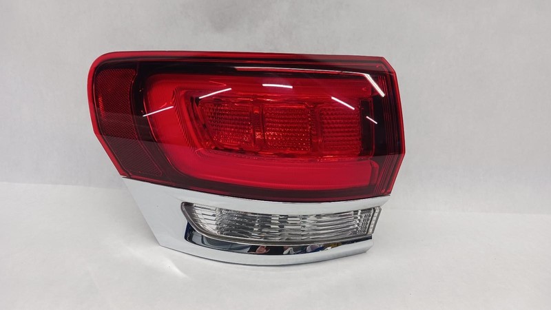 20-'22 JEEP GRAND CHEROKEE Left driver outer Taillight chrome OEM Grade A!