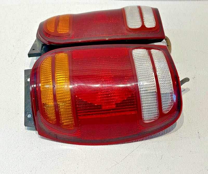 1999-2003ford exlorer pair Tail Light 4 Door Amber-red-white Lens Fits