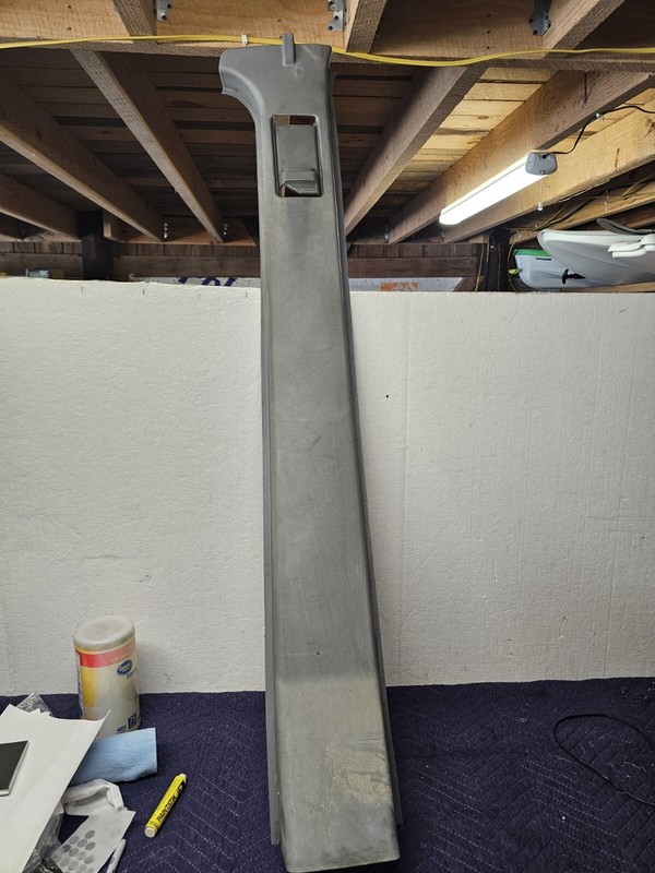2005 Dodge Sprinter RightSeatbelt Pillar