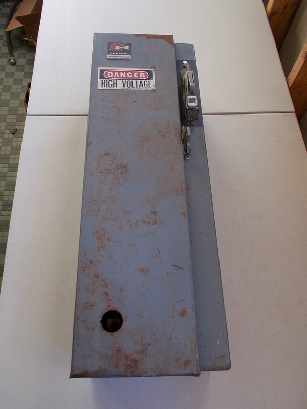 Cutler Hammer A30CGA0 Magnetic Combination Starter W/ Motor Circuit Switch