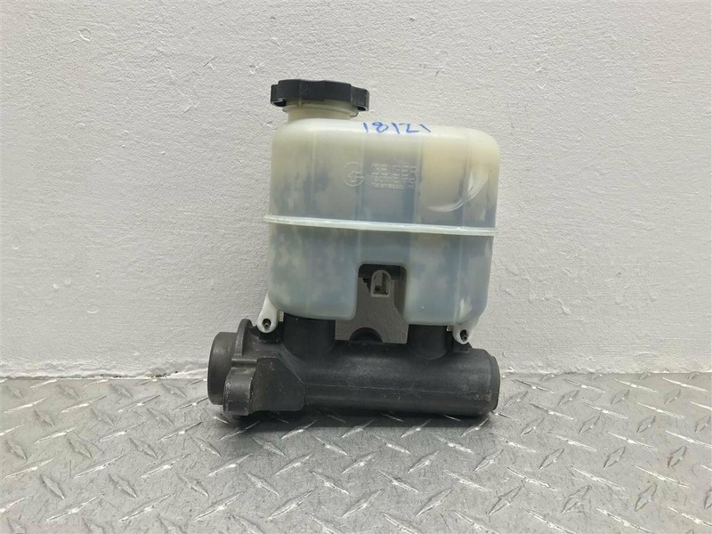 00-02 TAHOE YUKON 4.3L 4WD BRAKE BOOSTER MASTER CYLINDER OEM 541-01198