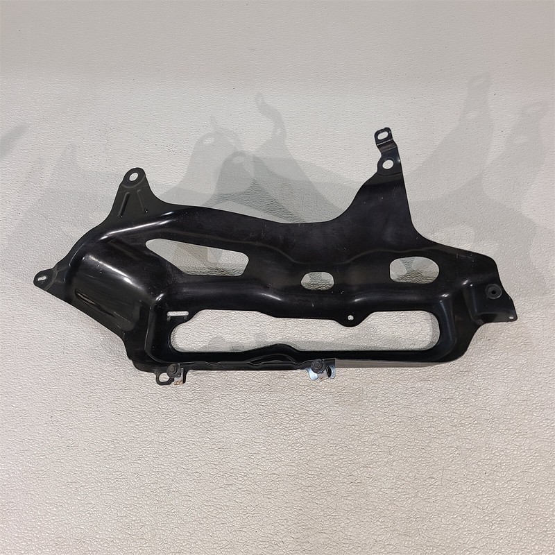 14-15 Camaro Ss Taillight Driver Tail Lamp Mount Bracket Tail Light Lh Aa7438
