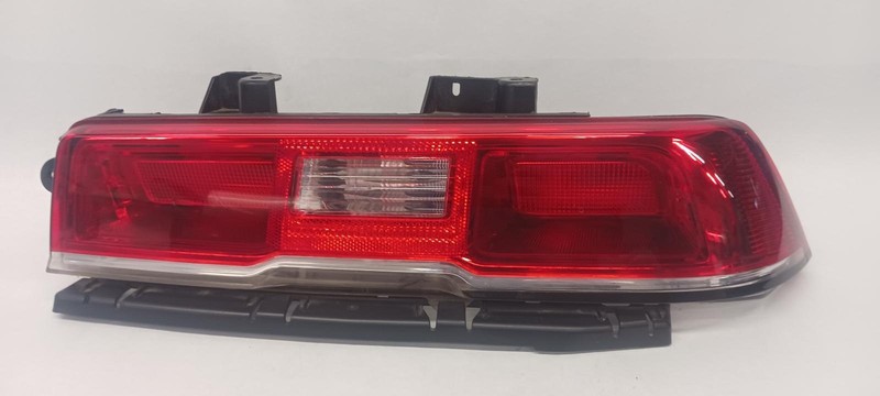 14-'15 CHEVROLET CAMARO Right Passenger Tailgate Taillight OEM