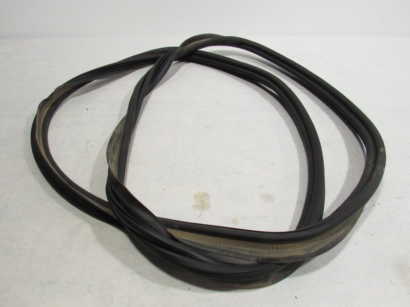 16-21 Mercedes GLC300 X253 2019 Rear Trunk Tailgate Weatherstrip Seal ; :A