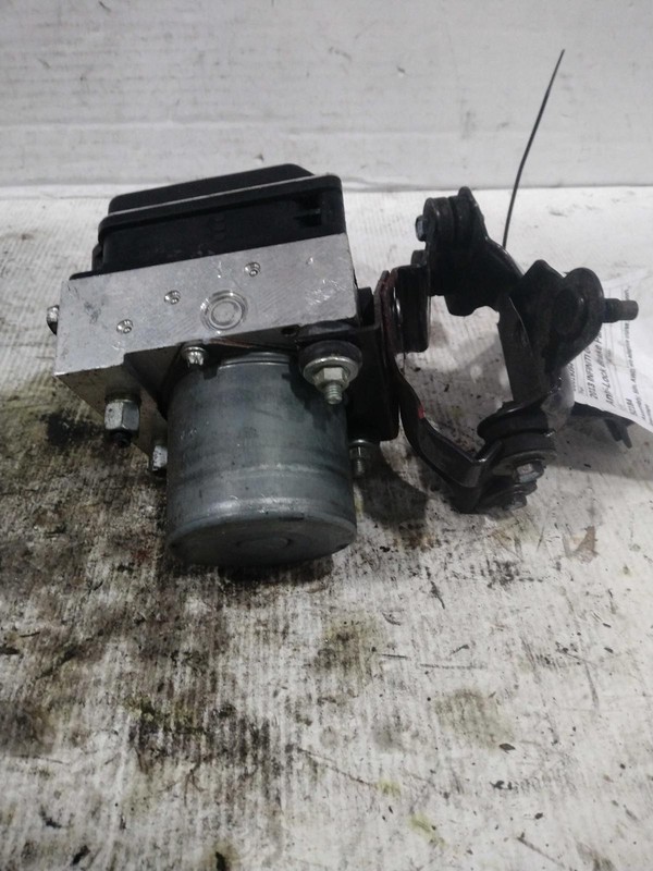 2013 INFINITI G37 ABS Pump and Motor Assembly OEM 476601NM8C 139K Miles