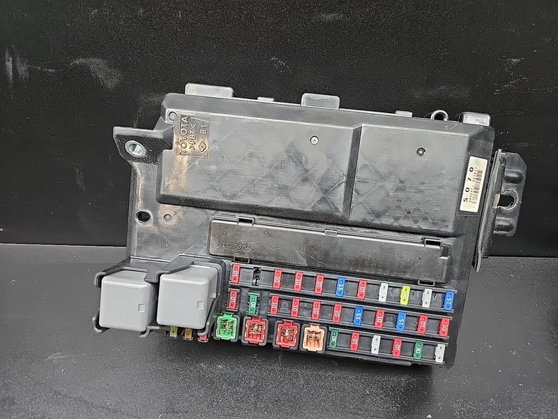 2007-2017 LEXUS LS460 LS460L FRONT ENGINE BAY FUSE RELAY JUNCTION BOX BLOCK OEM