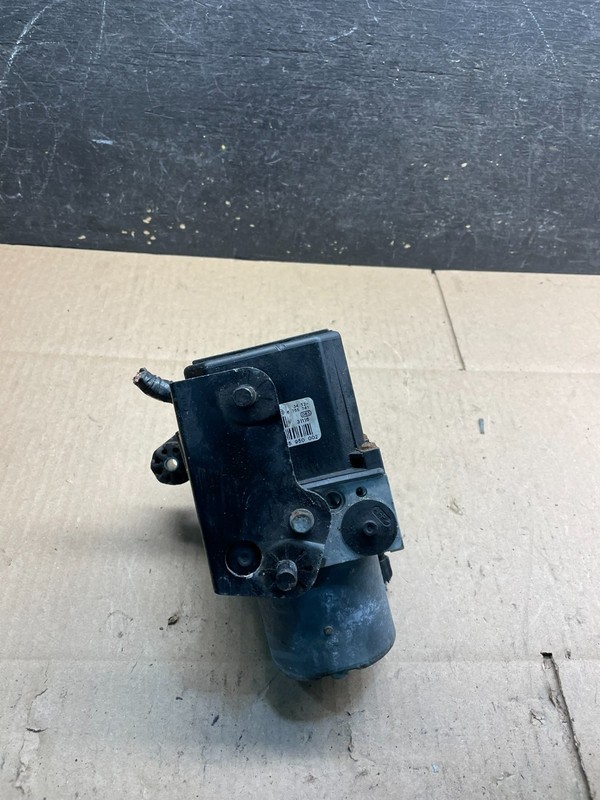 1999 - 2003 BMW 740i 750i ABS Anti-Lock Brake Pump 6755739 OEM V9077 DG