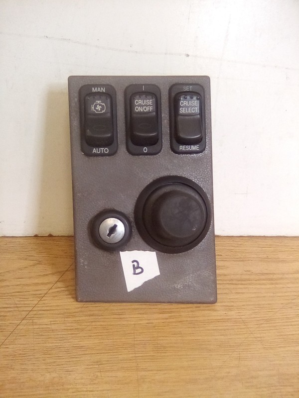 Peterbilt 387 Paccar Dash Panel Ignition Switch "NO KEY"