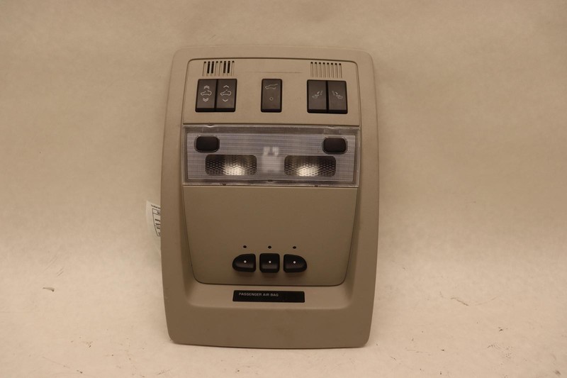 2007-2009 GMC YUKON FRONT OVERHEAD CONSOLE DOME LIGHT SUNROOF SWITCH OEM