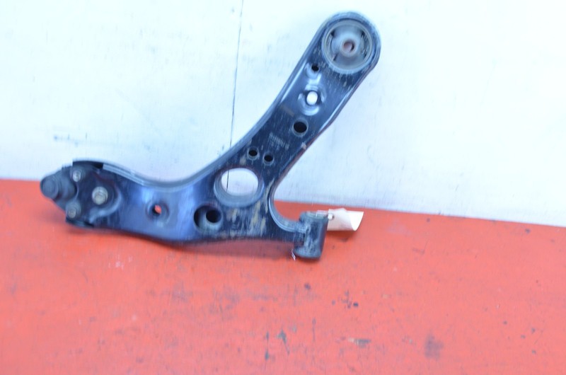 10-15 TOYOTA PRIUS FWD FRONT LEFT DRIVER SIDE LOWER CONTROL ARM OEM
