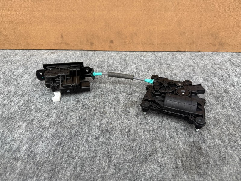 KIA STINGER 2018-2023 OEM TRUNK LATCH LOCK ACTUATOR WITH MOTOR ASSEMBLY