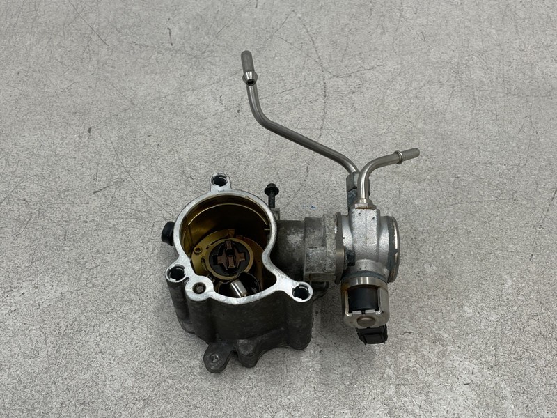 18 19 20 21 22 Volvo XC60 Brake Vacuum Pump 2.0L 1603 OEM