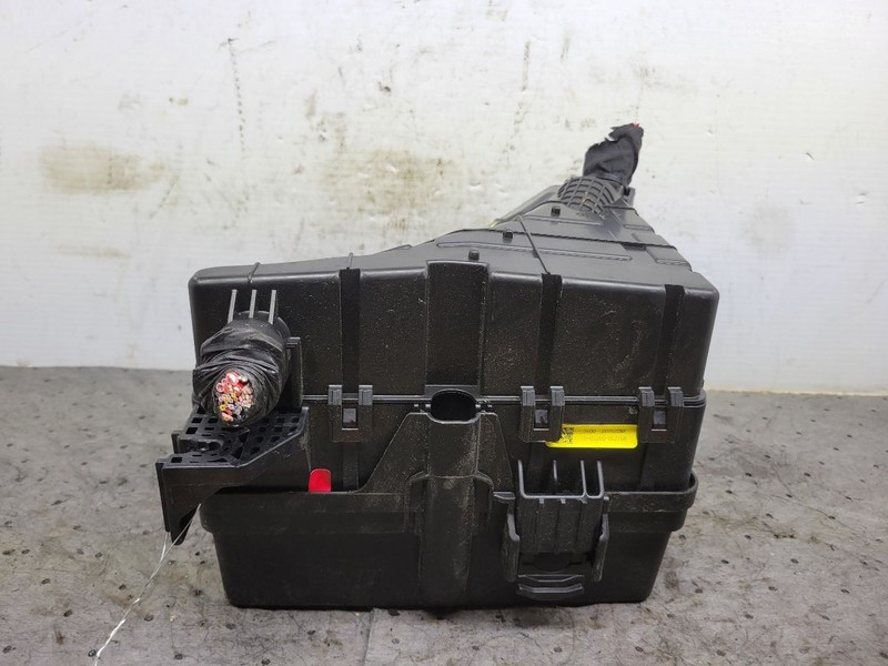 Fuse Junction Box Engine Fits 20-23 PALISADE 1644556