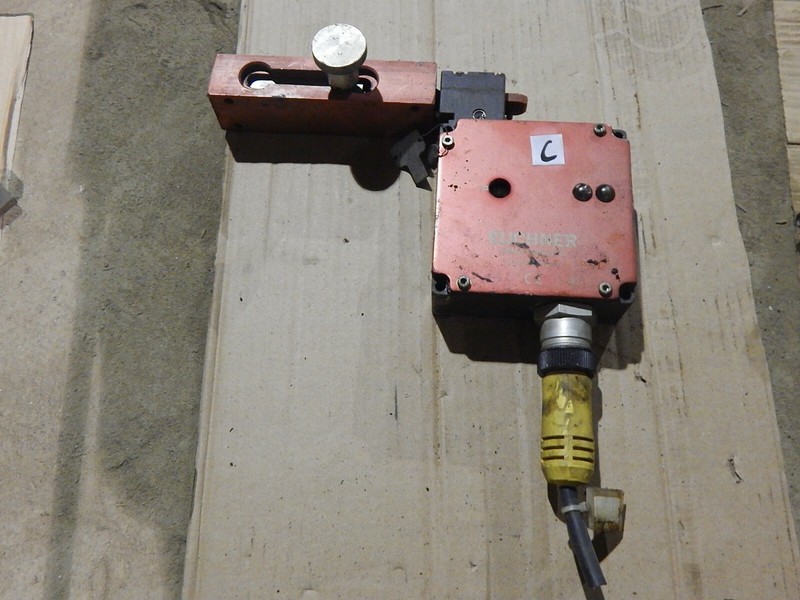 Eucher TZ1LE024BHA C1808 Safety Switch "C" w. Tool Holder Euchner 057-770