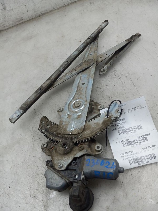 14-19 TOYOTA HIGHLANDER LE 3.5L FWD AT PASSENGER SIDE FRONT WINDOW REGULATOR
