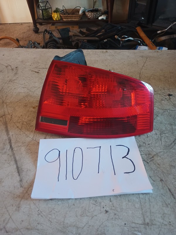 2005-2008 AUDI A4 Right 05 06 07 08 Tail Light Assembly