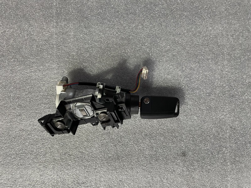 15-17 Volkswagen Golf Ignition Switch Assembly with Key Genuine OEM 1K0905851