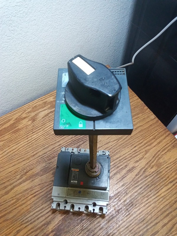 Merlin Gerin NS100-160-250 N/H/NA Compact Circuit Breaker