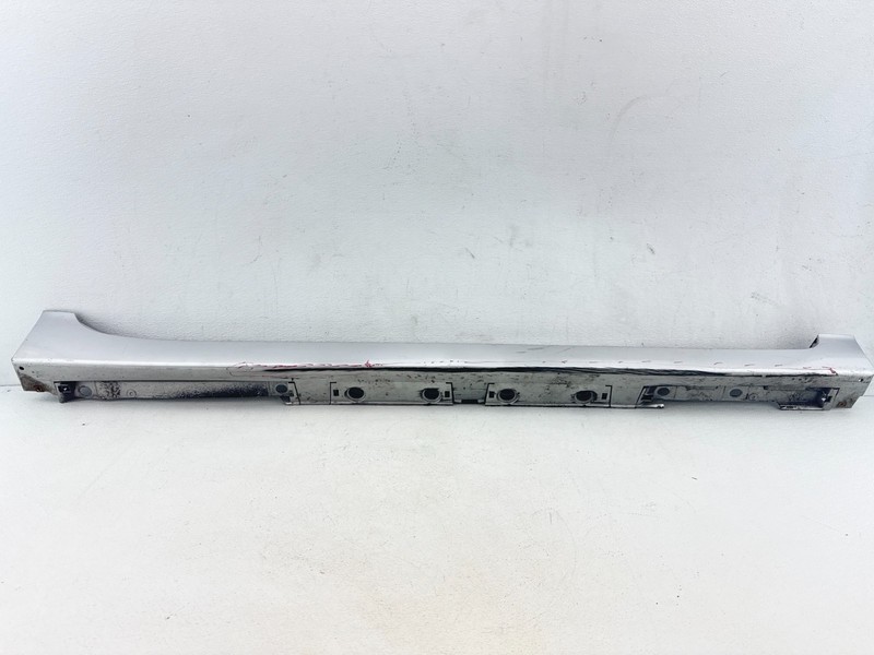 2010-2015 Toyota Prius right passenger Rocker Panel MoldingOEM