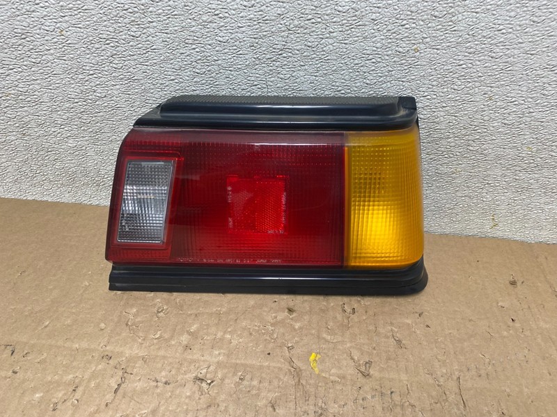 1983 to 1986 Toyota Tercel Right Passenger RH Side Tail Light Oem T7692 DG