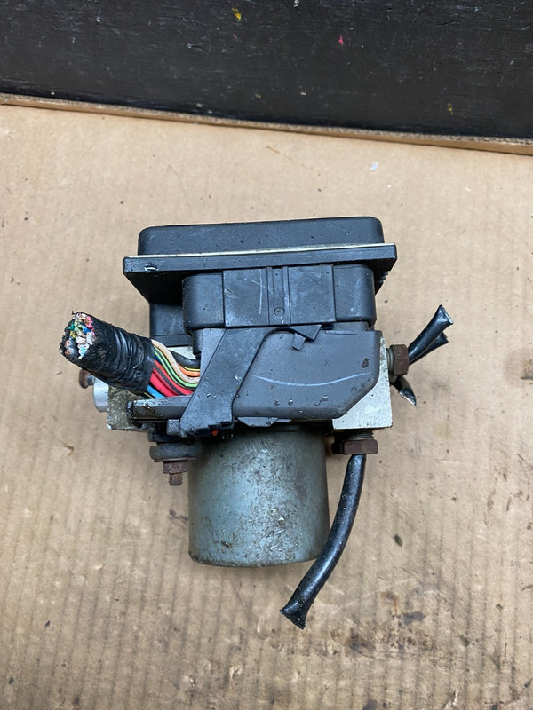 20896911Chevrolet Tahoe 2011 ABS Anti-Lock Brake Pump Control Module A6919