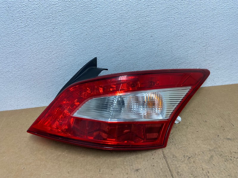 2009 2010 2011 Nissan Maxima Right Passenger RH Side Tail light OEM AC3609 LK