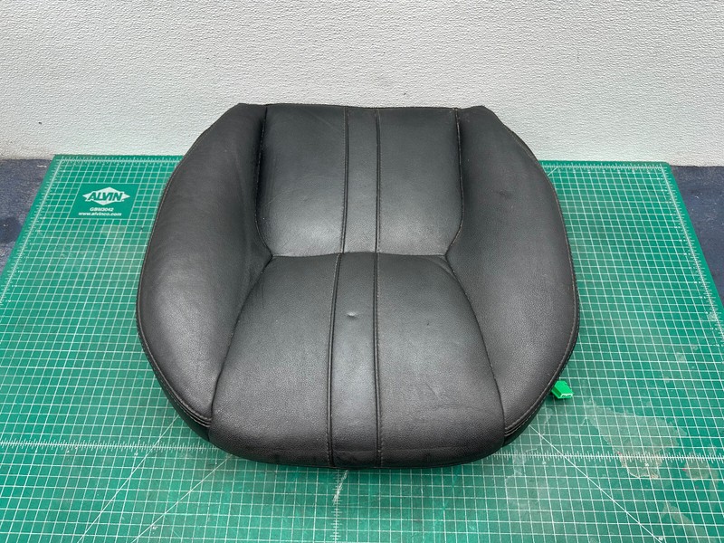 10-16 Land Rover LR4 FRONT RIGHT BOTTOM LOWER SEAT CUSHION OEM