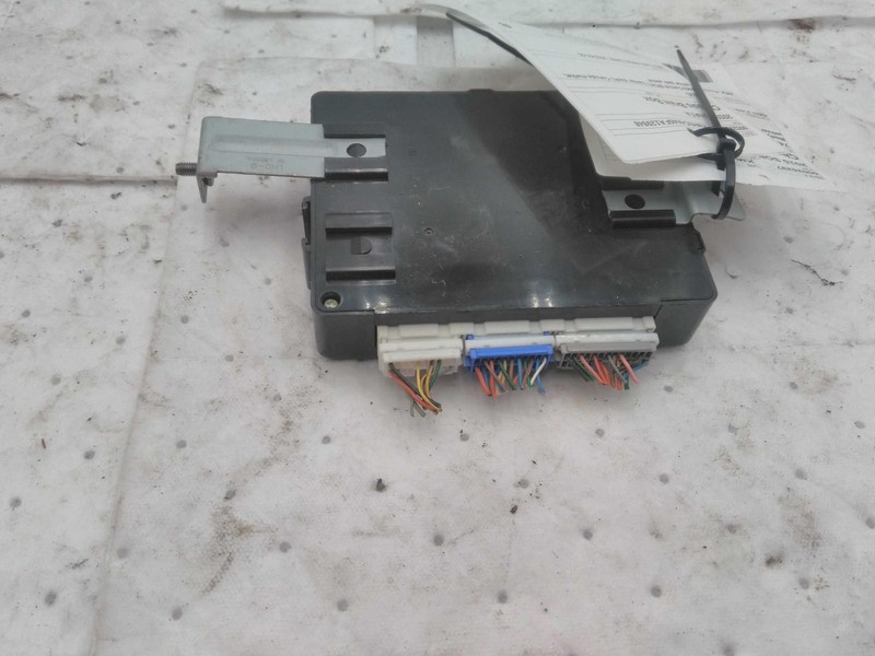 2015 Hyundai Sonata Body Control Module OEM 95400C2050 80K Miles Silver