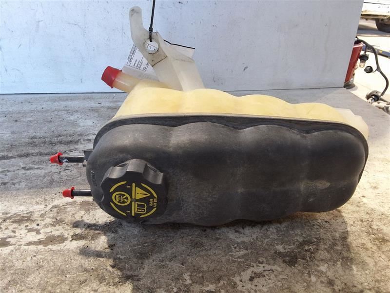 Coolant Reservoir Fits 15-20 ESCALADE 3368596