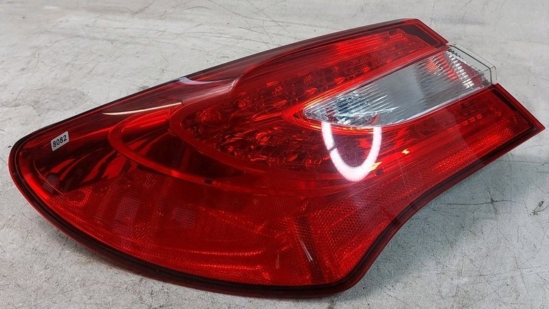 2011-2014 Chrysler 200 2.4L Driver Left Side Taillight OEM