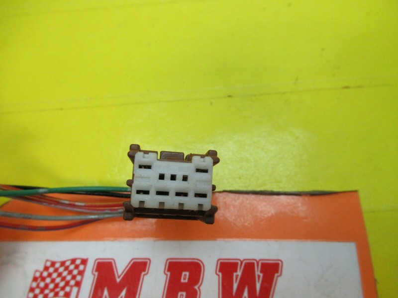 WIRE PLUG CONNECTOR off SEAT HEATER SWITCH RIGHT PASSENGER FRONT RF R for 06 G35