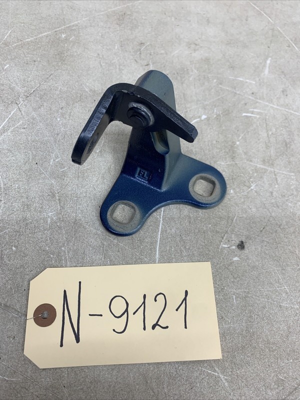 20-23 Tesla Model Y Front Driver Side Door Hinge Left 1497492-00 9121 B84