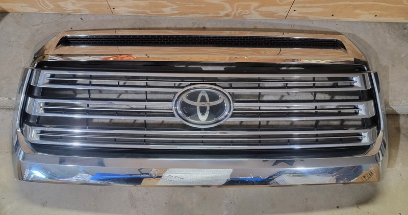 2018 2019 2020 2021 Toyota Tundra Limited Front Upper Grille Complete W/Emb OEM