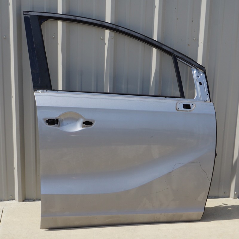 2018 - 2024 Honda Odyssey Front Right Passenger Door Shell OEM